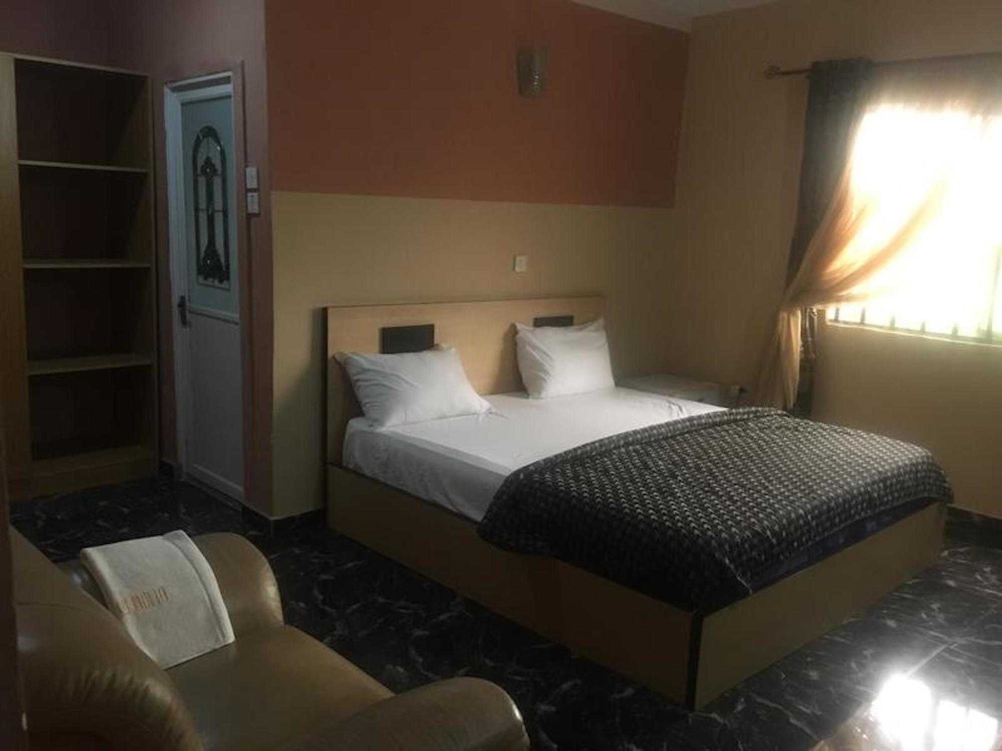 Bucker'S Palace Hotel Shangotedo Extérieur photo